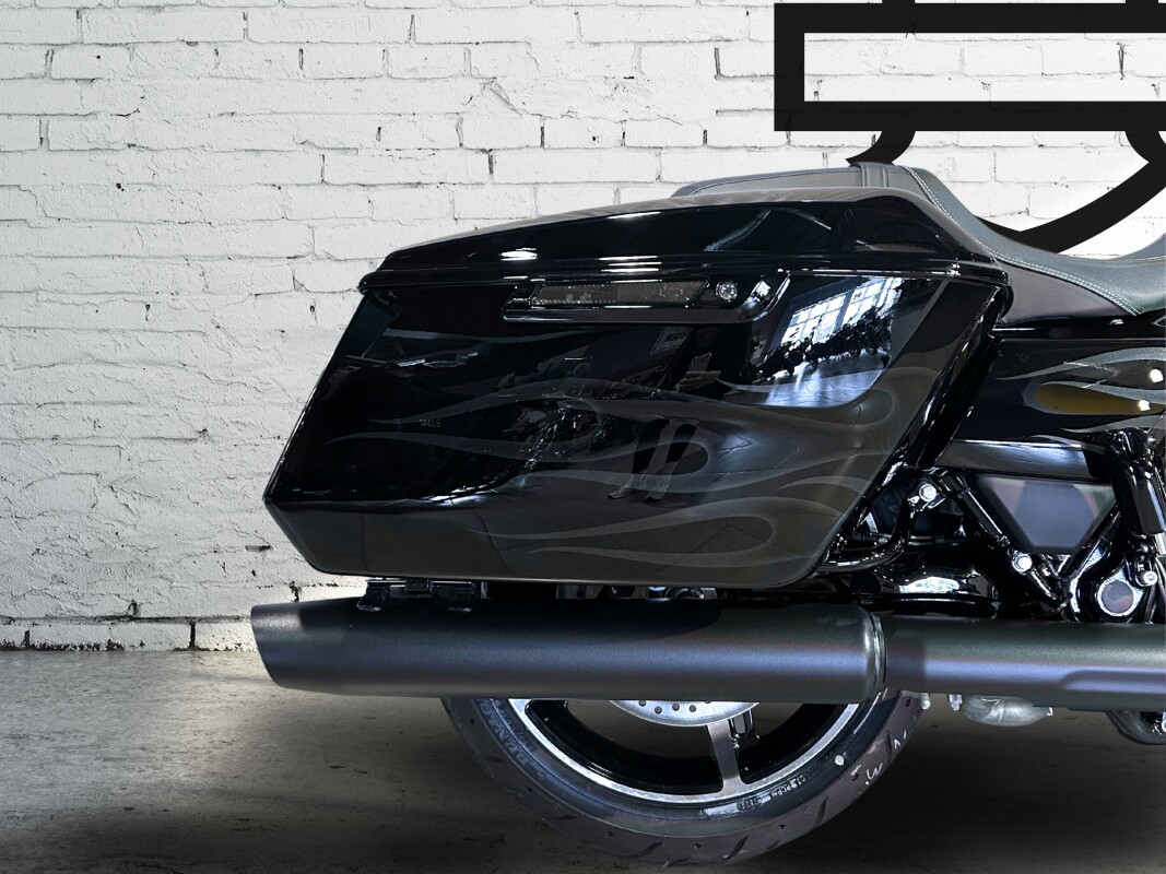 2025 Harley-Davidson Road Glide Midnight Firestorm - Black Finish - Photo 5