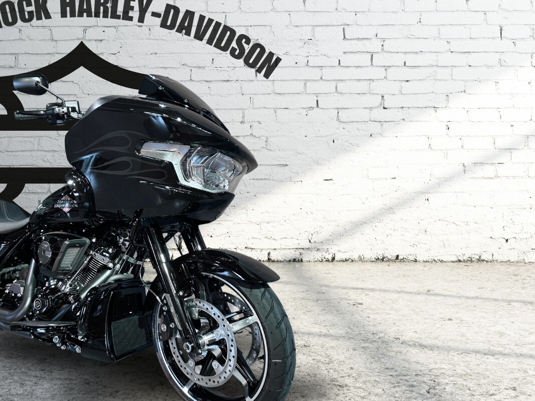 2025 Harley-Davidson Road Glide Midnight Firestorm - Black Finish - Photo 3