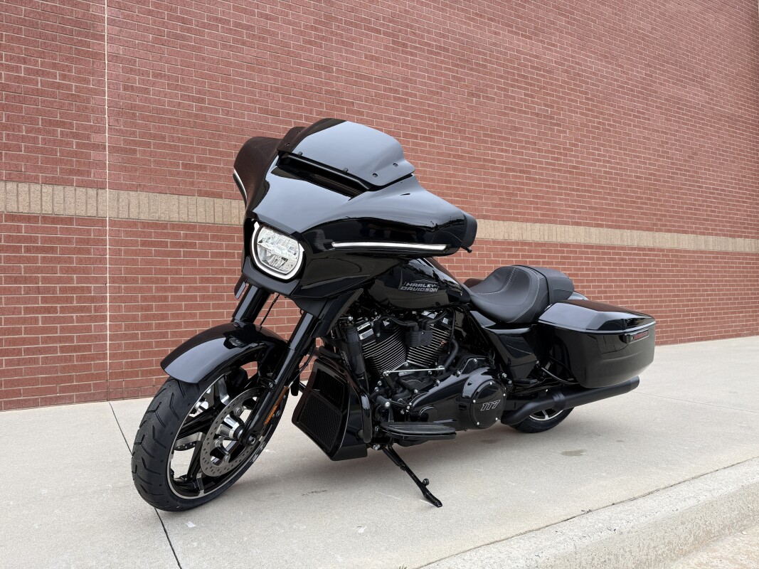FLHX 2025 Street Glide - Photo 8
