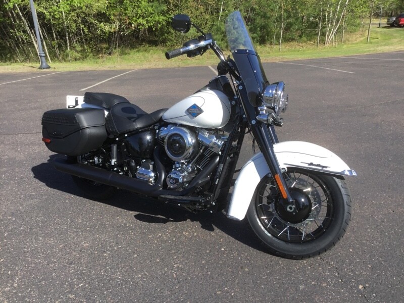 2025 Harley-Davidson® Heritage Classic White Onyx w/Laced Wheels