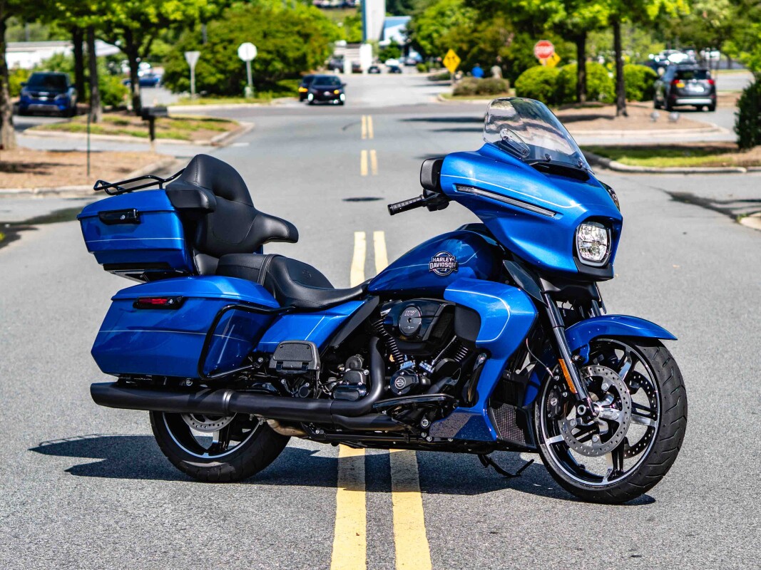 FLHXU 2025 Street Glide Ultra - Photo 3