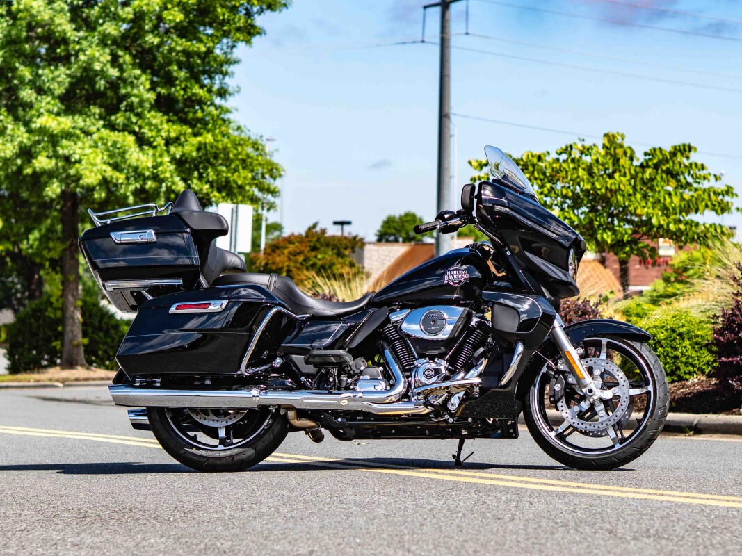 FLHXU 2025 Street Glide Ultra - Photo 5