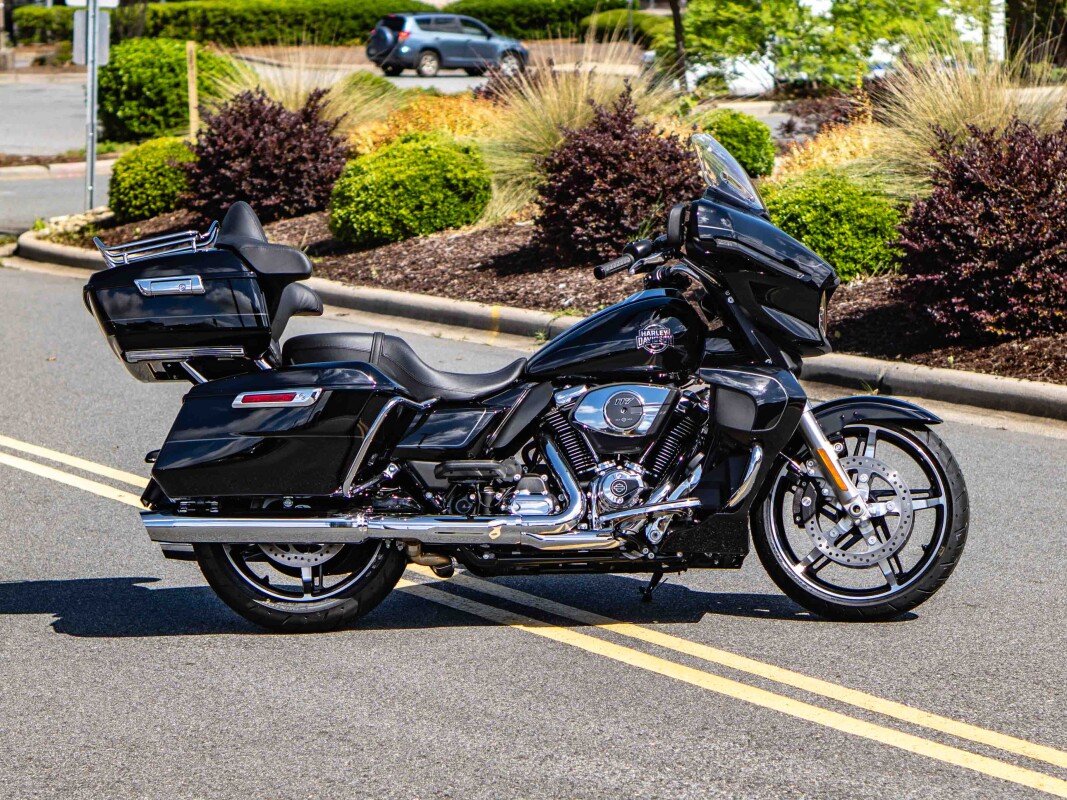 FLHXU 2025 Street Glide Ultra - Photo 6