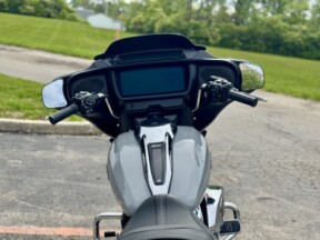 2024 Harley-Davidson<sup>®</sup> Street Glide® Billiard Gray thumb 0