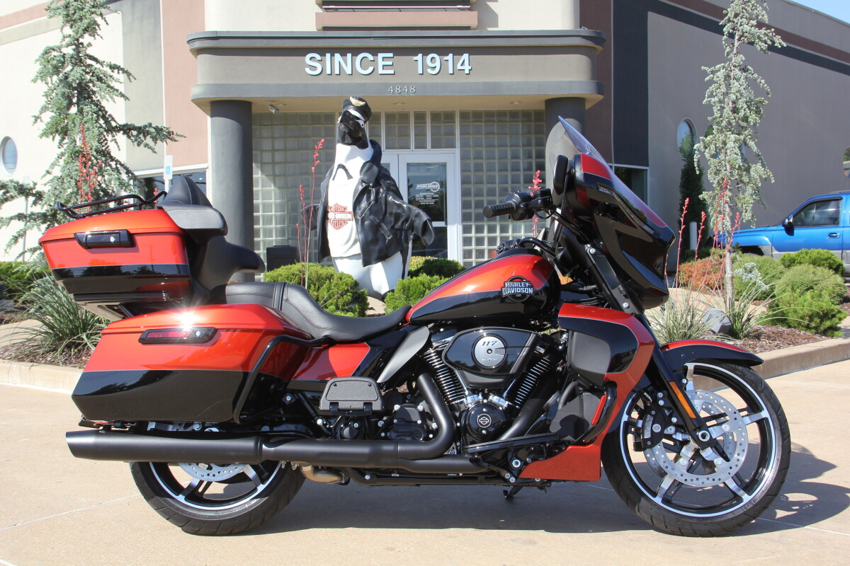 2025 Harley-Davidson Street Glide Ultra - Photo 2