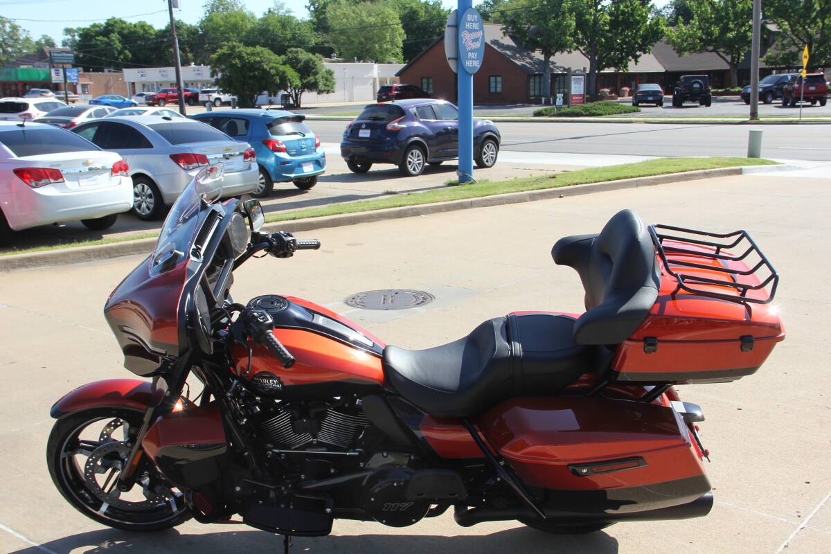 2025 Harley-Davidson Street Glide Ultra - Photo 3