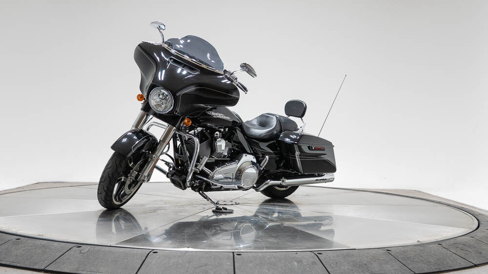 2016 Harley-Davidson FLHXS Street Glide Special in Vivid Black with 24816 miles - Photo 7