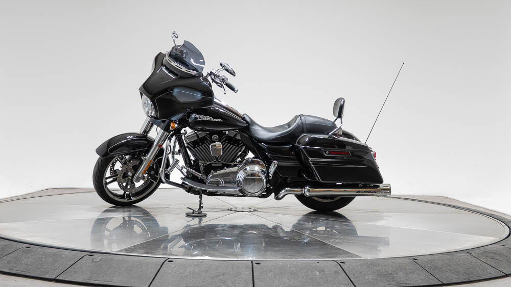 2016 Harley-Davidson FLHXS Street Glide Special in Vivid Black with 24816 miles - Photo 8