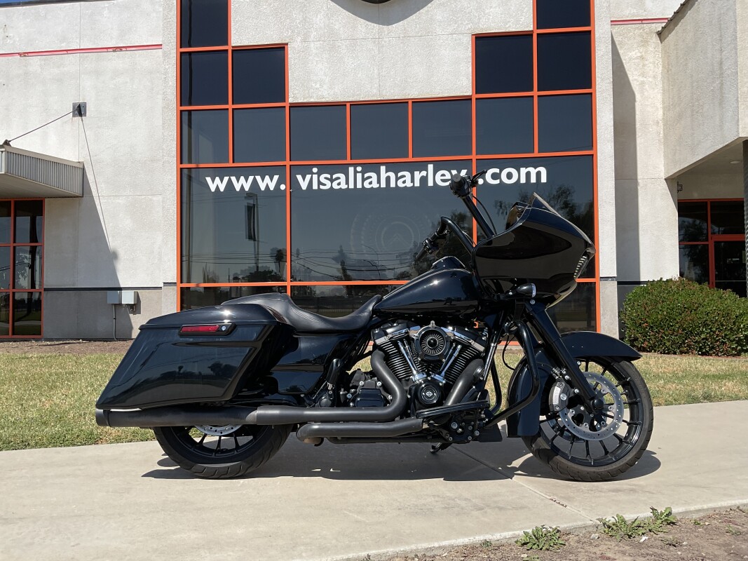 FLTRXS 2018 Road Glide Special