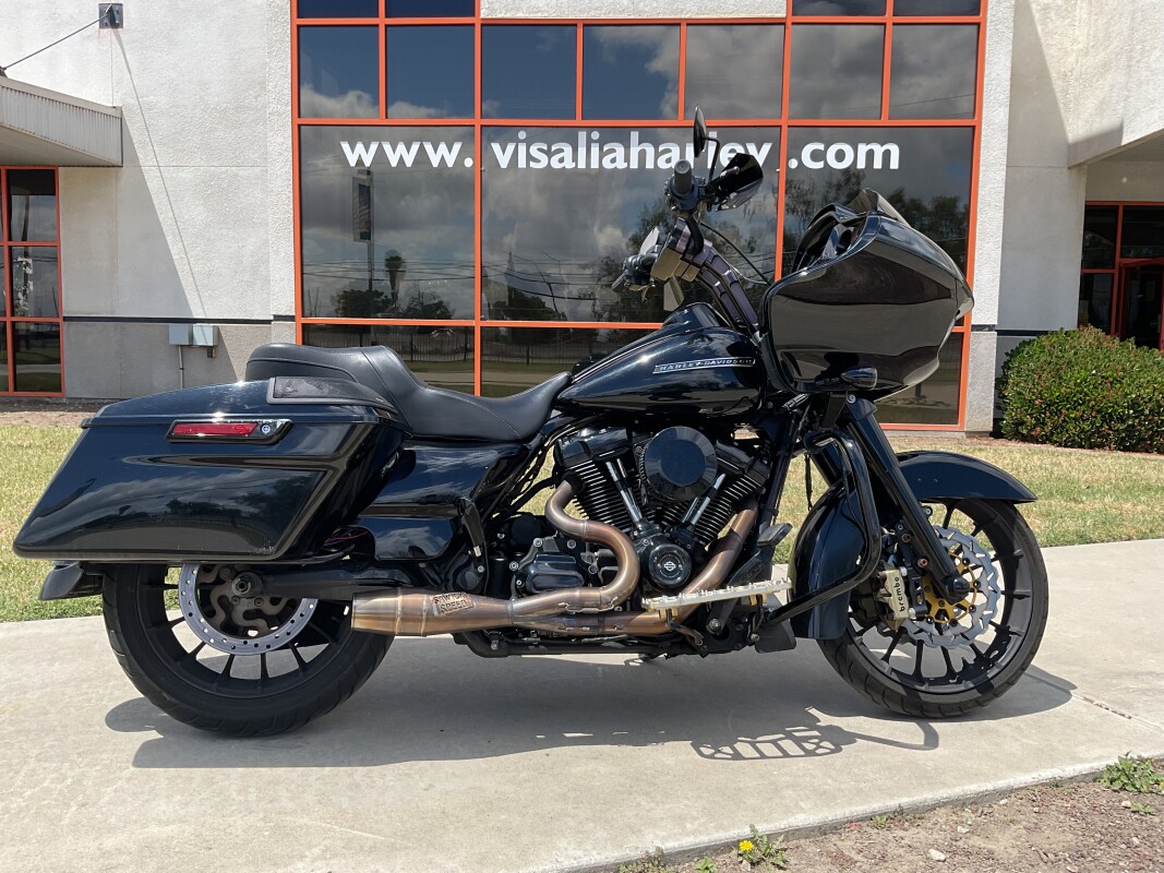 FLTRXS 2018 Road Glide Special