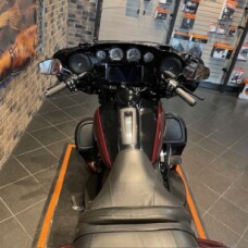 2022 Harley-Davidson<sup>®</sup> Ultra Limited Midnight Crimson/Vivid Black  thumb 3