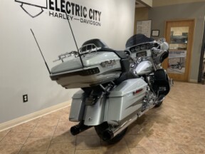2017 Harley-Davidson<sup>®</sup FLHTKSE CVO<sup>™</sup> Ltd Stardust & Palladium Silver FLHTKSE thumb 1