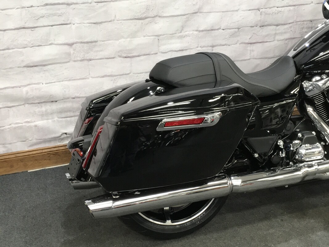2025 Harley-Davidson Road Glide Vivid Black FLTRX - Photo 2