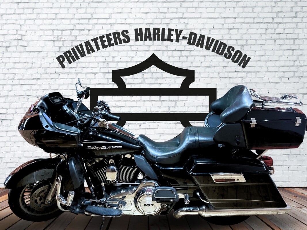 2013 Harley-Davidson Road Glide Ultra Vivid Black (Chrome Finish w/ Cast Whe - Photo 2
