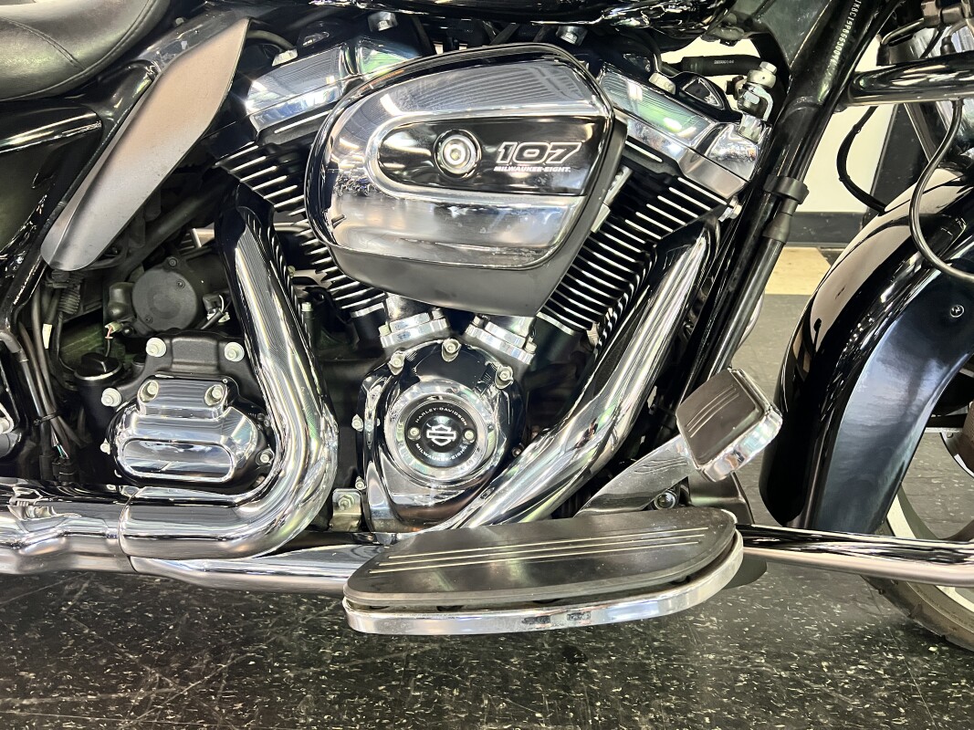 2023 Harley-Davidson Street Glide Vivid Black FLHX - Photo 4