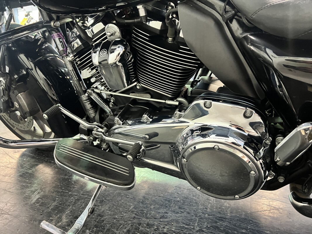 2023 Harley-Davidson Street Glide Vivid Black FLHX - Photo 7