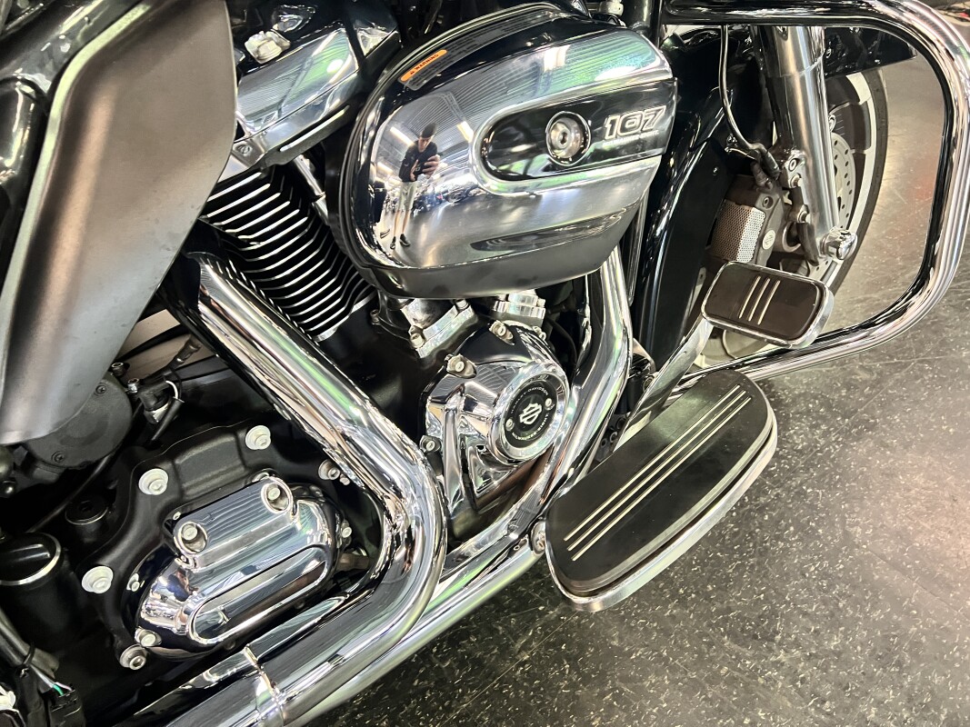 2023 Harley-Davidson Street Glide Vivid Black FLHX - Photo 9