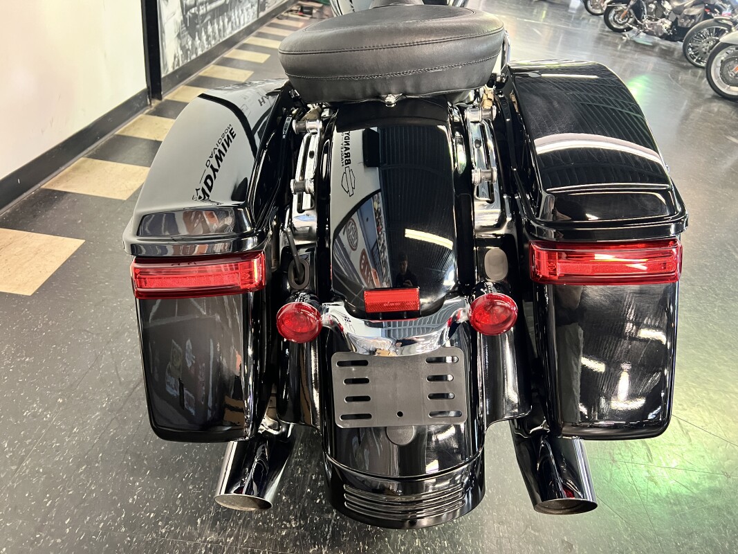 2023 Harley-Davidson Street Glide Vivid Black FLHX - Photo 8