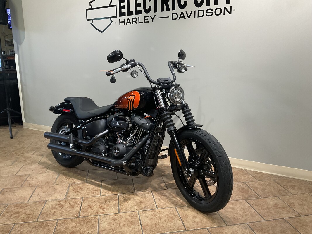 2022 Harley-Davidson Street Bob 114 Vivid Black FXBBS - Photo 3