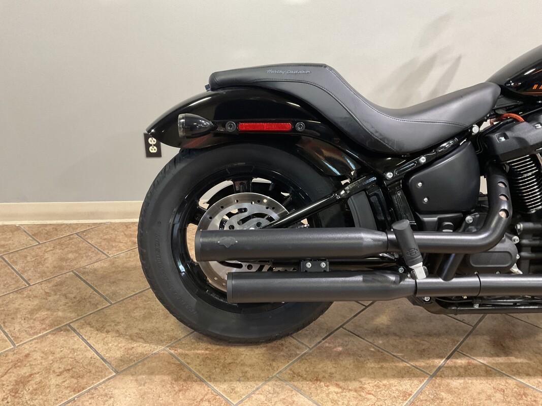 2022 Harley-Davidson Street Bob 114 Vivid Black FXBBS - Photo 5