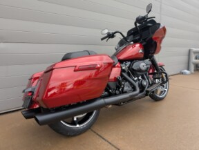 2025 Harley-Davidson<sup>®</sup> Road Glide® Whiskey Firestorm - Black Finish thumb 2