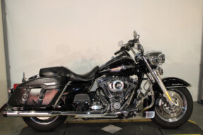 2011 Harley-Davidson Road King Classic Grand American Touring FLHR thumb 2