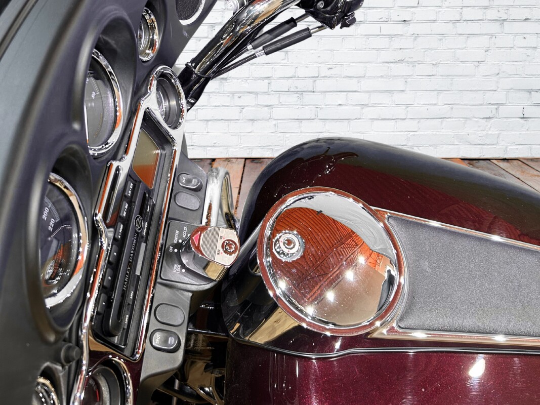 2005 Harley-Davidson Electra Glide Classic Black Cherry Pearl - Photo 9