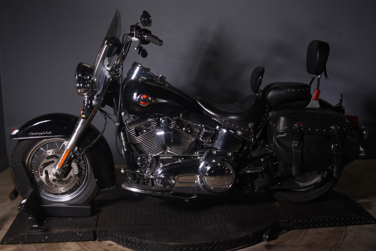 2016 Harley-Davidson Heritage Softail Classic FLSTC - Photo 5