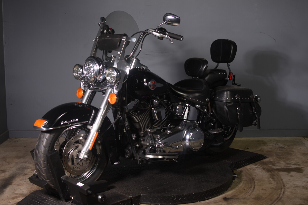 2016 Harley-Davidson Heritage Softail Classic FLSTC - Photo 4