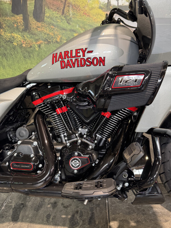 2025 Harley-Davidson CVO Road Glide ST - Photo 3