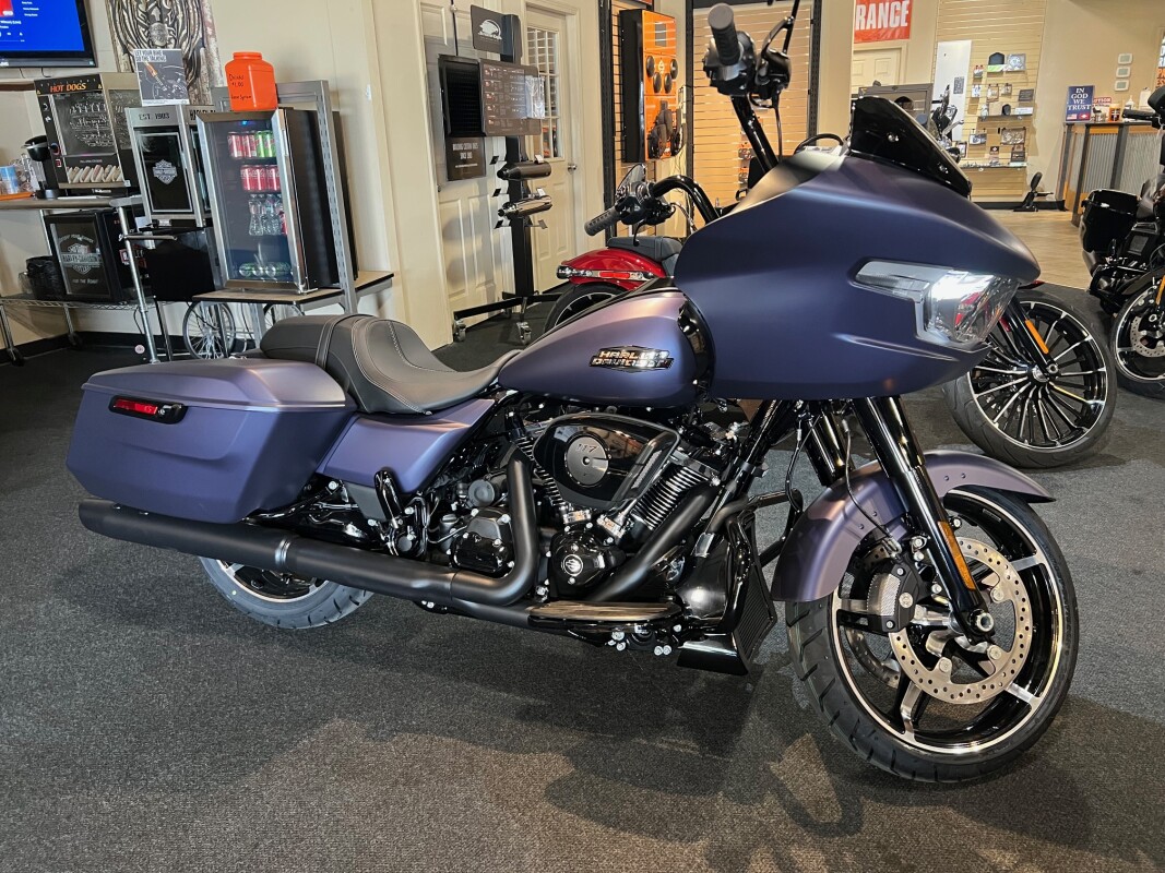 2025 Harley-Davidson Road Glide Purple Abyss Denim - Black Finish