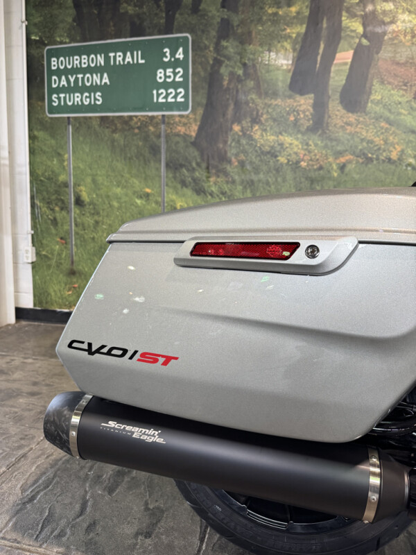 2025 Harley-Davidson CVO Road Glide ST - Photo 5