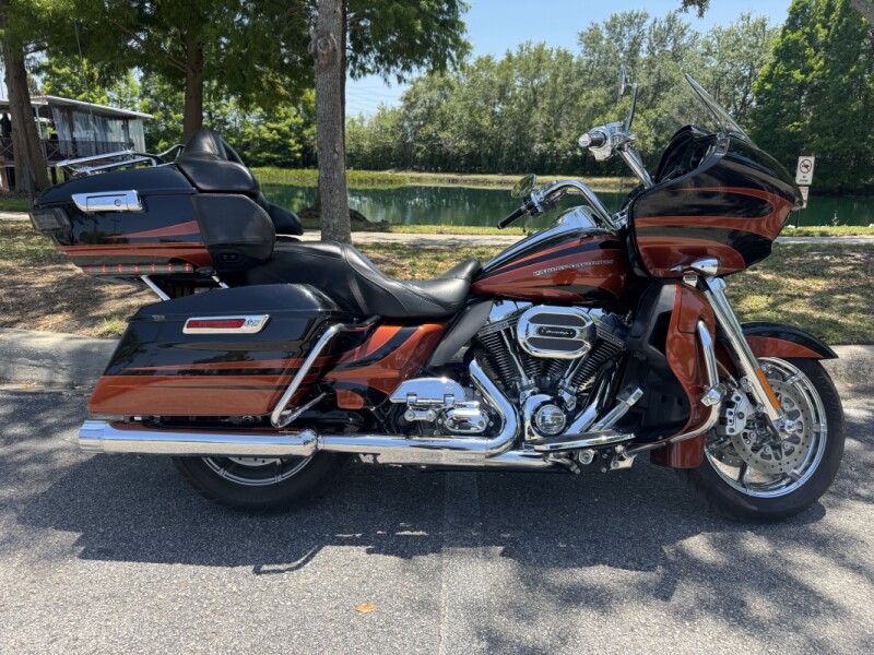 2015 Harley-Davidson<sup>®</sup> CVO<sup>™</sup> Road Glide<sup>®</sup> Ultra