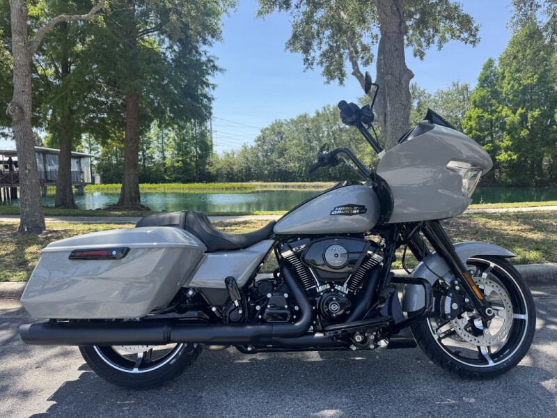 2025 Harley-Davidson<sup>®</sup> Road Glide®