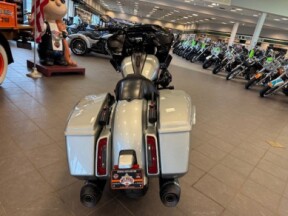 2025 Harley Davidson CVO Road Glide ST thumb 2