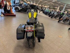 2011 Harley Davidson Dyna Super Glide FXDC thumb 2