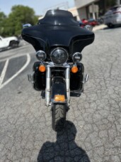 FLHTK 2011 Electra Glide<sup>®</sup> Ultra Limited thumb 2
