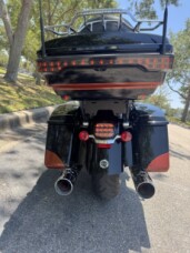 2015 Harley-Davidson<sup>®</sup> CVO<sup>™</sup> Road Glide<sup>®</sup> Ultra thumb 2