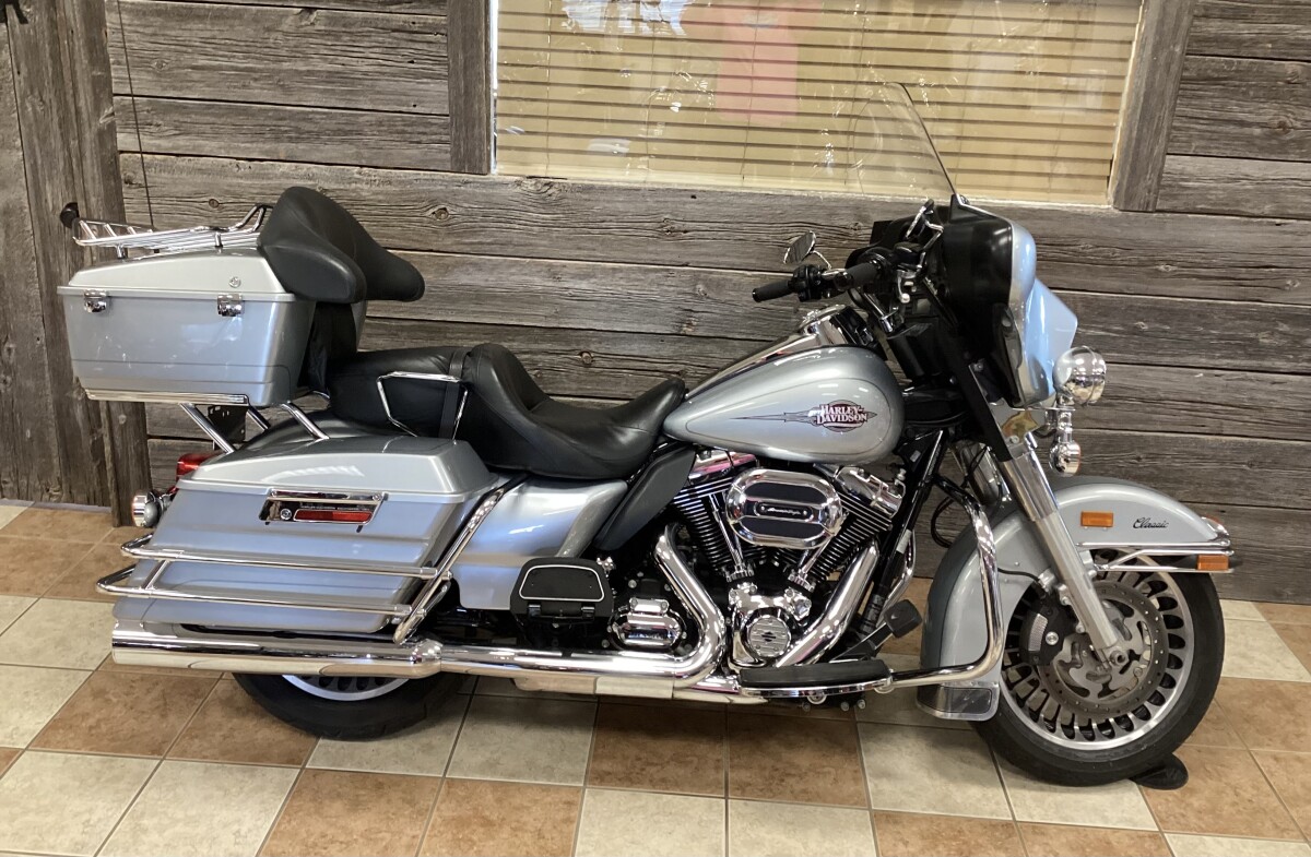 2011 Harley-Davidson Electra Glide Classic Brilliant Silver