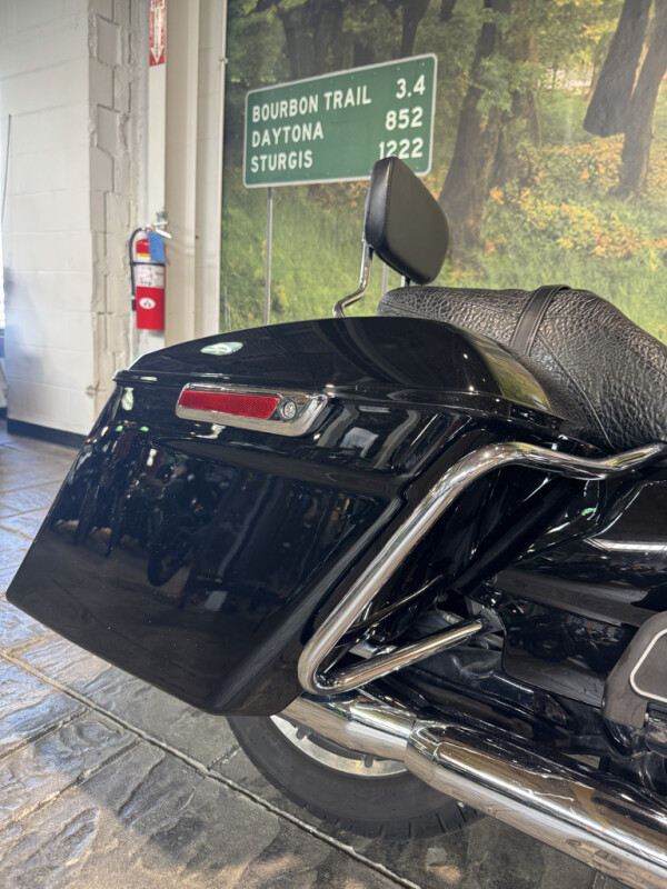 2017 Harley-Davidson® Road King®, photo 5