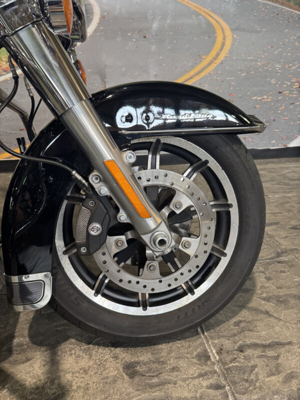 2017 Harley-Davidson® Road King®, photo 6