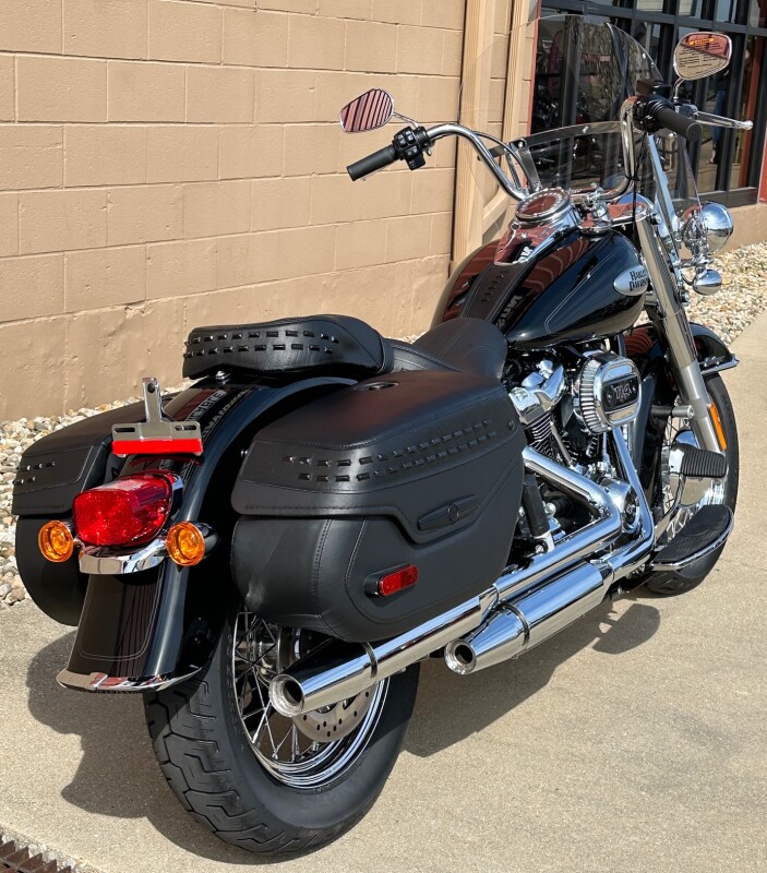 2024 Harley-Davidson Heritage Classic Vivid Black - Photo 2