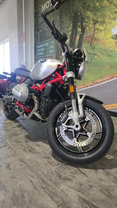 2025 BMW Motorrad R 12 nineT - Option 719 - Photo 3