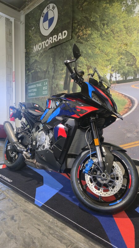 2025 BMW Motorrad M 1000 XR - Photo 2