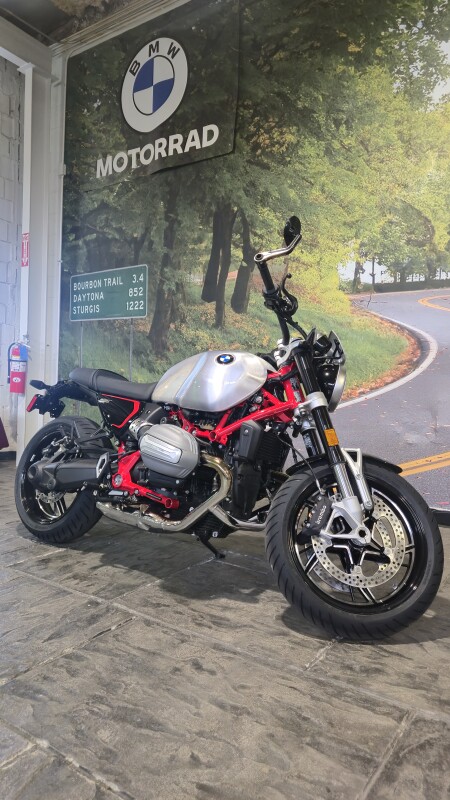 2025 BMW Motorrad R 12 nineT - Option 719 - Photo 2