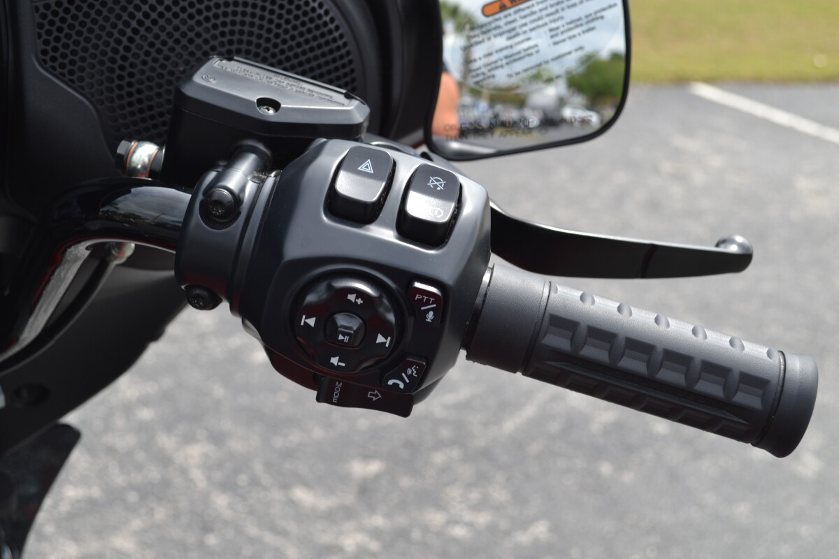FLHX 2025 Street Glide - Photo 10