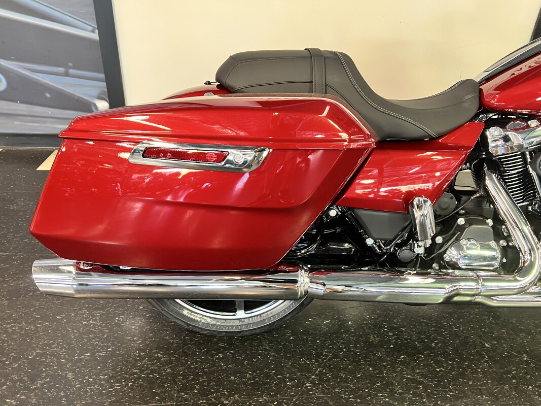 2025 Harley-Davidson Road Glide Brilliant Red FLTRX - Photo 5