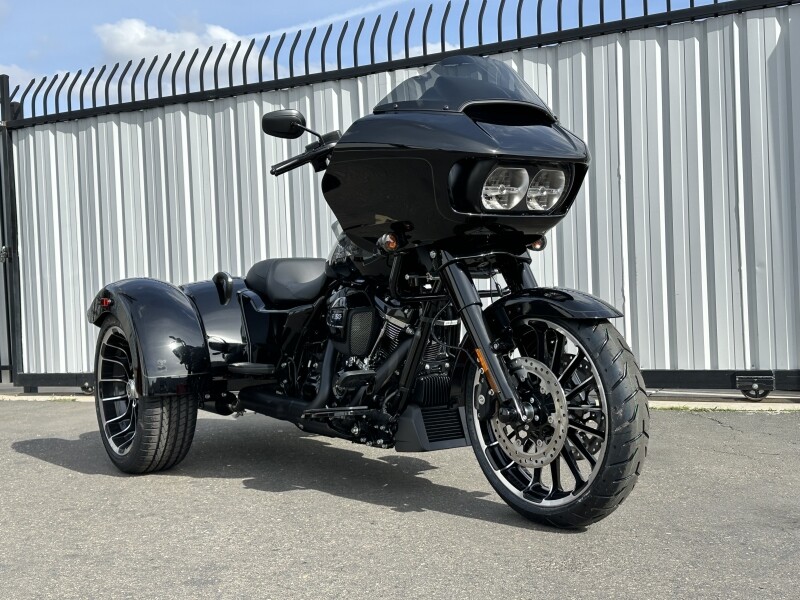 Harley-Davidson Road Glide 3 2024 FLTRT 84379161DT VIVID BLACK W/ PINSTRIPE - Photo 6