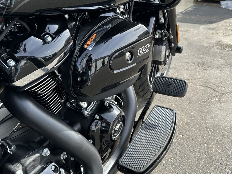 Harley-Davidson Road Glide 3 2024 FLTRT 84379161DT VIVID BLACK W/ PINSTRIPE - Photo 10