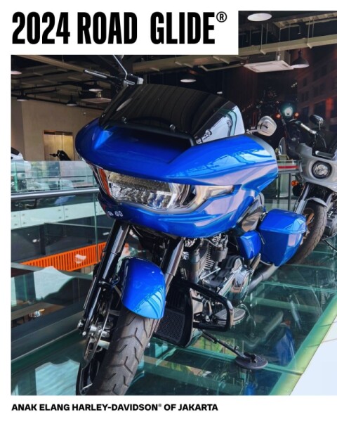 2024 Harley-Davidson<sup>®</sup> Road Glide™ Blue Burst